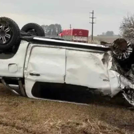 Cuatro personas murieron en un choque frontal entre una camioneta y un auto en Santa Fe