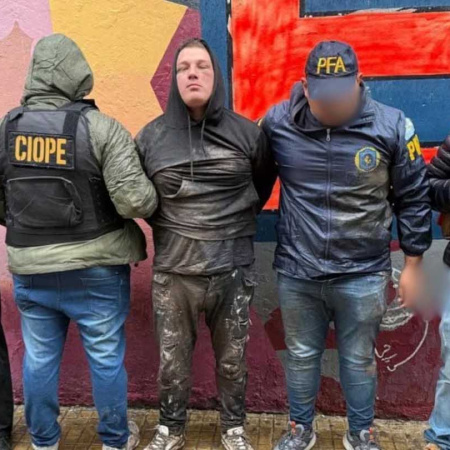 Cayó “Plin” Acosta, un peligroso barrabrava que estaba entre los delincuentes más buscados de Santa Fe