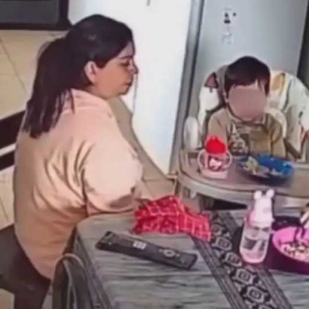 En Jesús María una mujer grabó a la niñera de sus hijos cuando los cuidaba y descubrió lo peor: "Fue horrible"