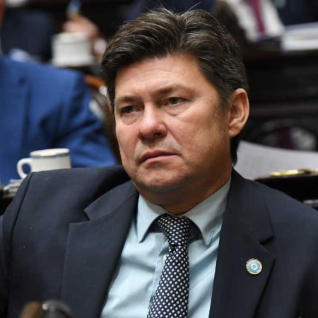 Un diputado libertario tomó distancia de la DDJJ de Adorni: “Solo pondría las manos en el fuego por Milei”