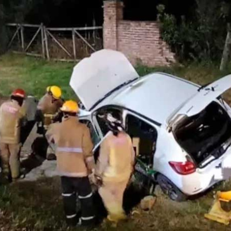 Córdoba: una mujer sufrió graves quemaduras tras la explosión de un celular que se estaba cargando en su auto