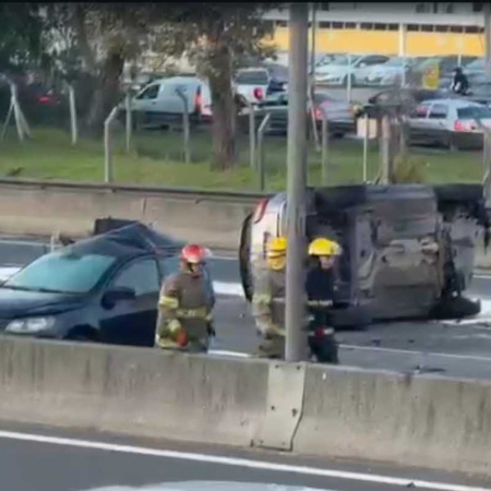 Murió una nena de dos años y su mamá está grave tras un impactante choque en la Panamericana
