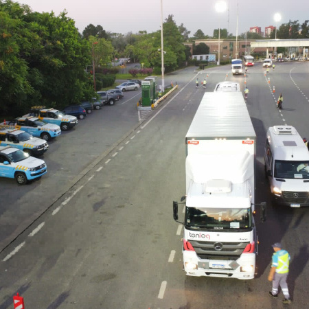 Camiones y micros deberán respetar el carril derecho obligatorio