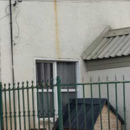 Una nena de 7 años se tiró desde un primer piso para salvar a su hermanito y reveló el horror que vivían en su casa