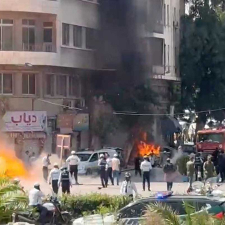 Dos bombas explotaron frente al hotel donde se aloja Emmanuel Macron en su visita a Siria