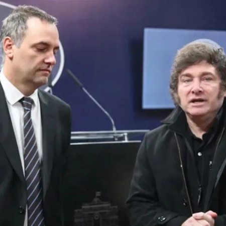 Javier Milei volvió a defender a Adorni: “Para mí es honesto”