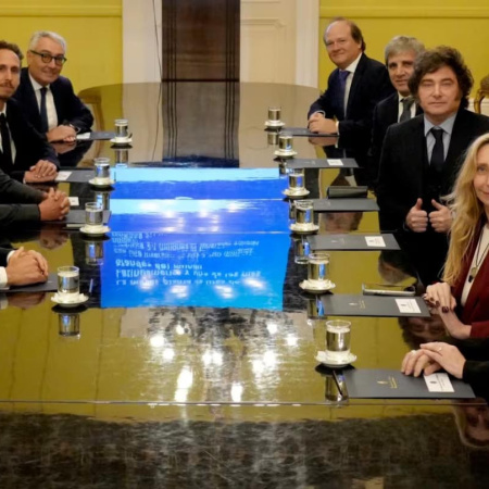 Luis Caputo anunció la aprobación de dos nuevos proyectos del RIGI y las inversiones comprometidas rondan los US$50.000 millones