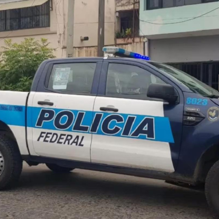 Córdoba: detuvieron a dos policías acusados de haber montado un falso allanamiento para robar más de $30 millones de una casa