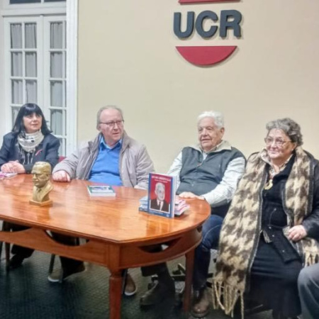 Una charla sobre Alfonsín motivó al radicalismo juninense