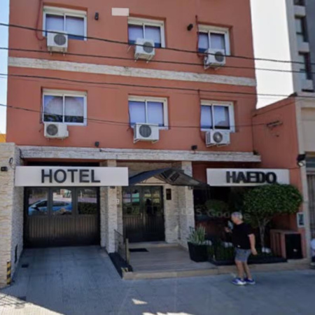 Misterio en un hotel de Haedo: encontraron muerto a un huésped junto a una amoladora encendida