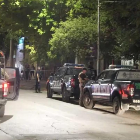 Mendoza: tres hombres atacaron a tiros una casa y mataron a un nene de 7 años