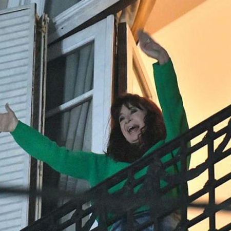 La Justicia extendió la prisión domiciliaria de Cristina Kirchner y continuará en San José 1111
