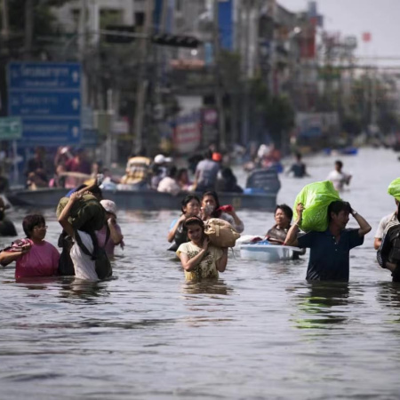 Bangkok fue declarada zona de desastre por graves inundaciones tras casi 48 horas de lluvias torrenciales