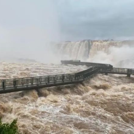 Temor por El Niño: cerraron las Cataratas del Iguazú por la impresionante crecida del río