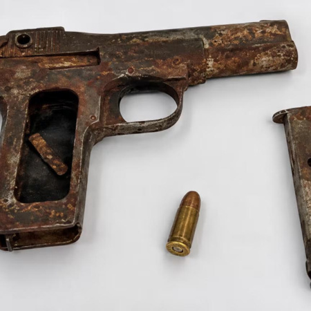 Carmen de Patagones: encontraron una pistola en la mochila de un alumno de 13 años